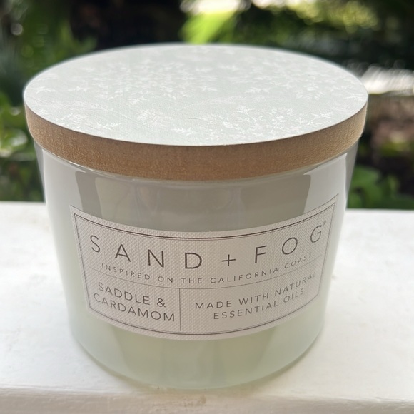 Saddle & Cardamon Scented Candle - Picture 10 of 10